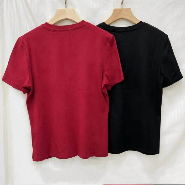 【MANI 瑪尼】修身剪裁抗皺字母刺繡T恤-兩色 黑色.酒紅色(T恤)