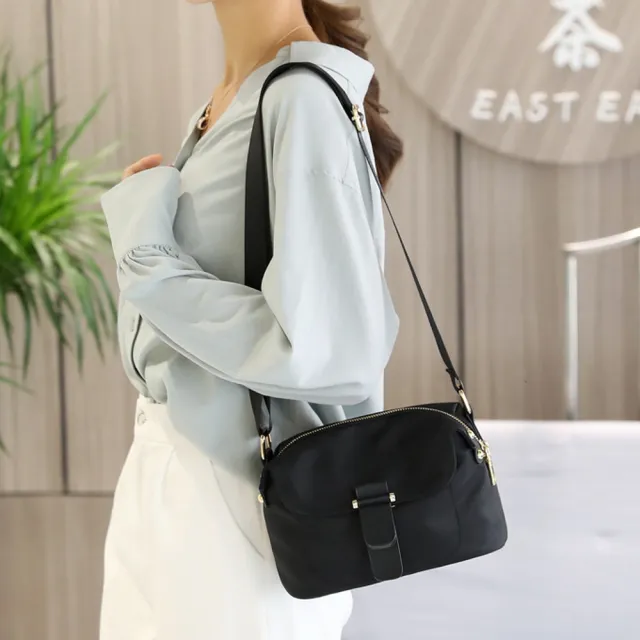 【Acorn 橡果】韓系新款多功能斜背包肩背包防水包旅行包6597(黑色)