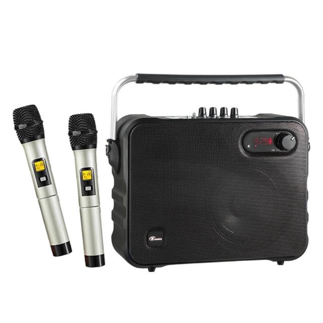 EMMAS T-68 是一款全方位攜帶型卡拉OK喇叭，整合藍芽、無線麥克風*2、FM收音機及40W強力輸出，適合戶外KTV派對或家庭娛樂。尺寸為寬320x深140x高240mm，重約4.2kg，內建14500mAh電池續航3-8小時，支援100-240V電源。配件包含主機、變壓器、遙控器、音源線及背帶，黑色/藍色系設計，中國製造，原廠保固1年，具NCC(CCAJ15LP4871T3)及BSMI(R35132)認證，輕鬆打造專業K歌體驗！