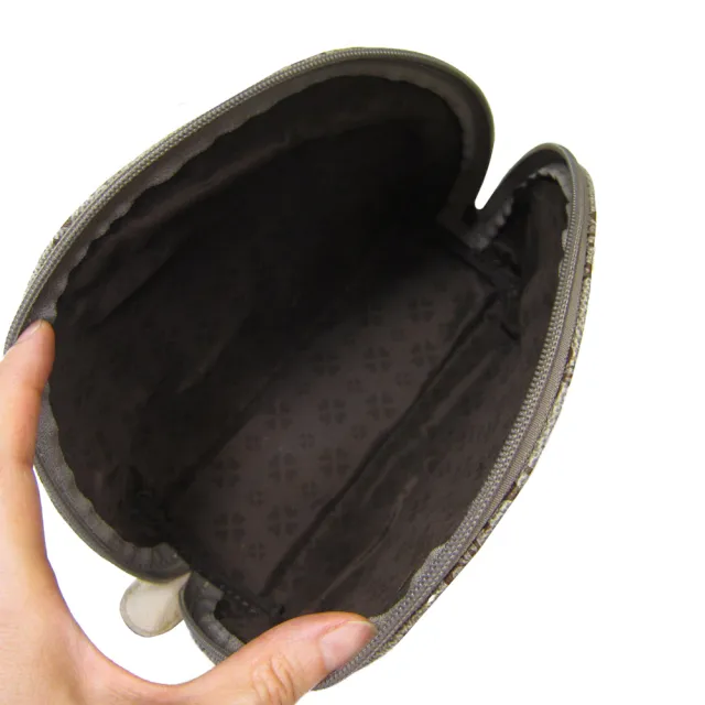 【SNOW.bagshop】化妝包大容量簡易分類包(袋中袋進口防水包 防刮皮革可手拿)