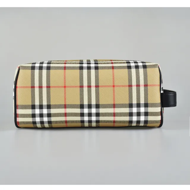 【BURBERRY 巴寶莉】BURBERRY 格紋LOGO PVC拉鍊手拿旅行收納包(典藏米)