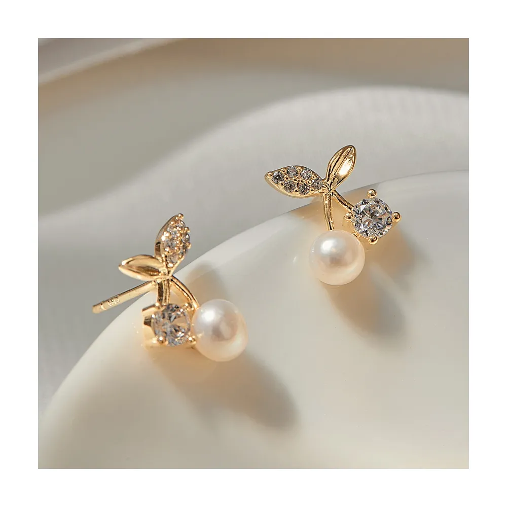 【OB 嚴選】櫻桃造型鋯石珍珠925純銀耳針耳環 《XA328》