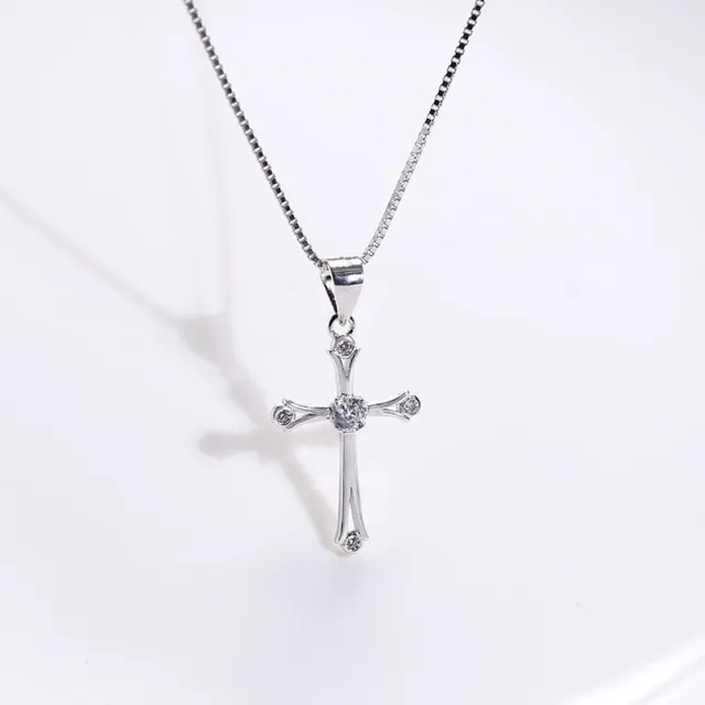 【Angel】虔誠基督十字架水鑽鎖骨項鍊(3色可選)