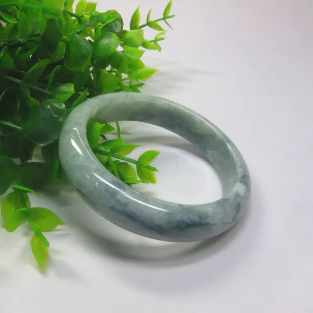 小樂珠寶】翡翠手鐲正水藍色灑花天然A貨玉鐲(手圍18.2號內徑57mm V735