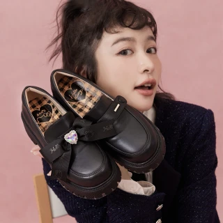 【Ann’S】Ann’S X Sanrio三麗鷗 HELLO KITTY聯名兩穿可拆煥彩愛心寶石大蝴蝶素面厚底學院樂福鞋4.5cm(黑)