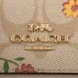 【COACH】金馬車彩色小花拉鍊斜背扁包(淺卡其x白/小款)