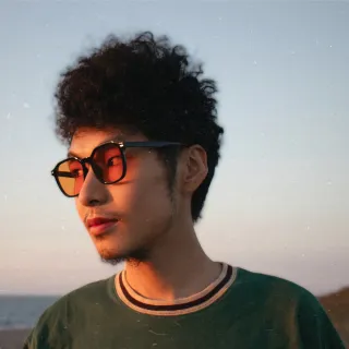 【AIMI】橘色鏡片膠框墨鏡 太陽眼鏡(太陽眼鏡 墨鏡 抗紫外線 開車 騎車 遮陽 橘色鏡片)