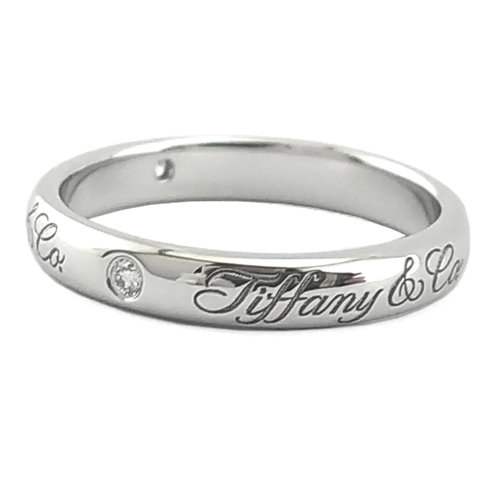 【Tiffany&Co. 蒂芙尼】PT950鉑金-鑲三顆鑽草寫刻印女用婚戒(展示品)