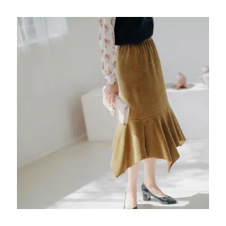 【OB 嚴選】暖感燈芯絨不對稱魚尾裙襬中長裙 《CA1793》