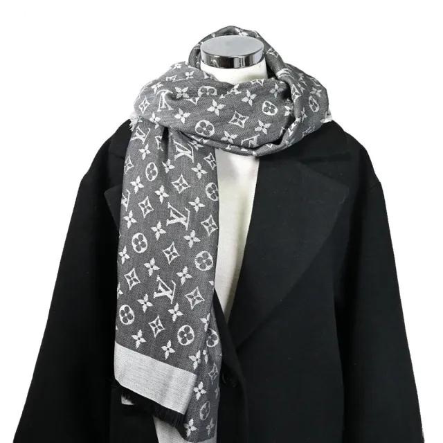 【Louis Vuitton 路易威登】M71378 Monogram Denim 經典花紋羊毛絲綢披肩圍巾(黑 現貨)