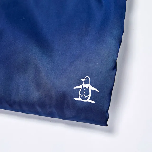 【Munsingwear】企鵝牌 男款深藍色輕柔保暖圍巾 MGSJ0K00