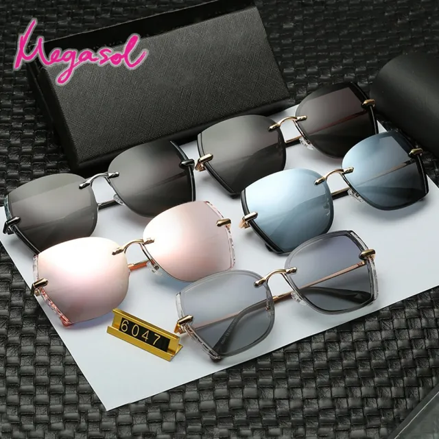 【MEGASOL】UV400防眩偏光太陽眼鏡時尚男女中性大框墨鏡(金屬矩方大框6047-多色選)