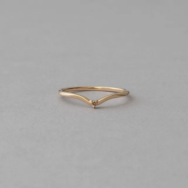 【ete】K10YG 層疊棕鑽經典V形戒指(金色)