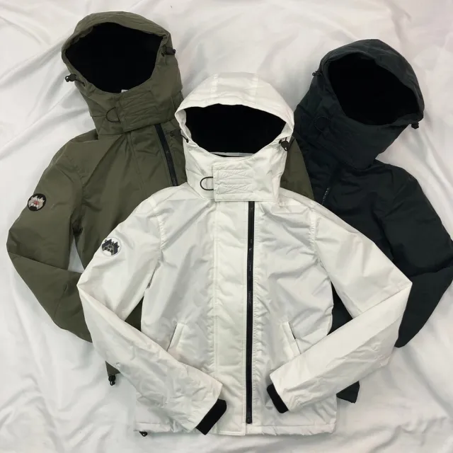 【Superdry】極度乾燥 女外套 新一代 女款 三拉鍊 防風外套  刷毛  連帽 外套 防風衣(防風外套 8364)