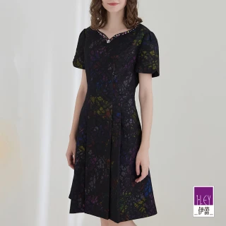 【ILEY 伊蕾】低調奢華多彩精緻緹花外層網紗洋裝(黑色；M-XL；1223017159)