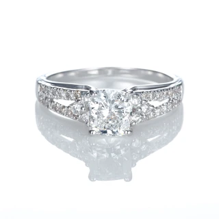 【DOLLY】1克拉 求婚戒18K金枕型車工鑽石戒指(003)