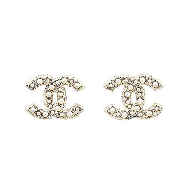 CHANEL 香奈兒 CHANEL CC LOGO鑲嵌珍珠搭配鑲鑽設計穿式耳環(淡金)