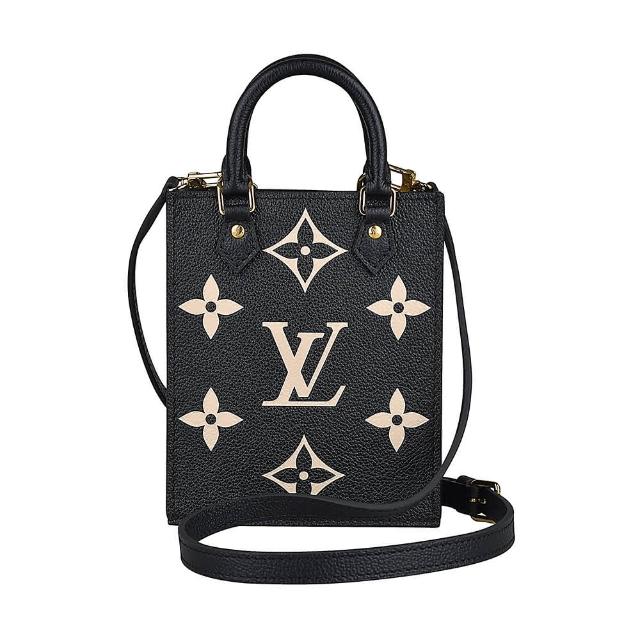 LV LOUIS VUITTON 路易威登 M81416 PETIT SAC PLAT 是一款時尚且實用的黑色牛皮壓花LOGO Monogram Empreinte 手提斜揹包。此款兩用包設計簡約大方，適合日常出勤與休閒場合。外層為高質感牛皮，內層為帆布，並附有原廠防塵袋，確保包款安全存放。尺寸為長14cm、寬5cm、高17cm，提把高度17cm，背帶長度可微調96~111cm。無內部與外部夾層，無底珠設計，不適合放置A4檔案。此商品為歐洲平行輸入，價效比高，適合追求品牌風格的女性消費者。