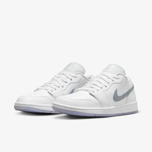 NIKE 耐吉】WMNS AIR JORDAN 1 LOW SE DARE TO FLY 白銀女鞋男段