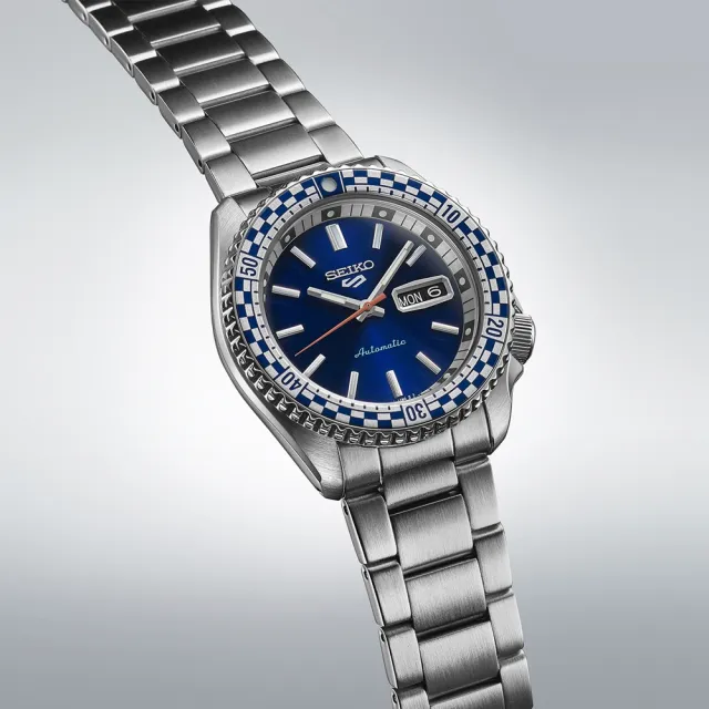 【SEIKO 精工】SKX 賽車旗幟 復刻機械錶(4R36-15Z0B / SRPK65K1)