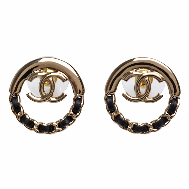 CHANEL 香奈兒 經典雙C LOGO皮革穿繞圓形造型穿式耳環(黑/金色AB7845-BLK-OR)
