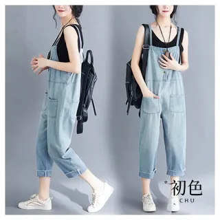 【初色】大碼寬鬆顯瘦大口袋設計吊帶牛仔褲-淺藍色-32822(M-2XL可選)