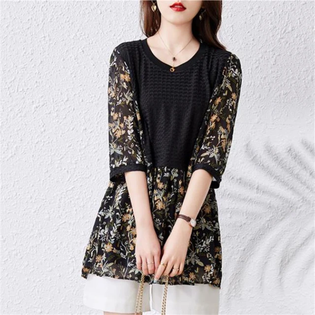 iROO 綴亮片花飾單品上衣優惠推薦