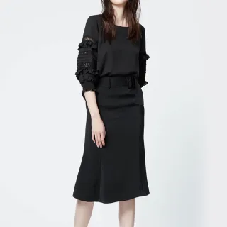 【iROO】舒適修身寬版腰帶經典設計長裙