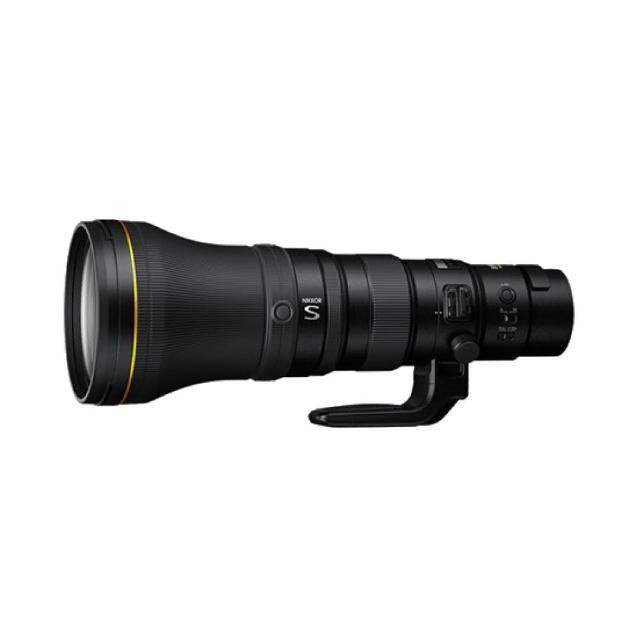 Nikon 尼康 Z 800mm f/6.3 VR S 屬於 NIKKOR Z 系列超望遠定焦鏡頭，重量約 1500g~2000g，適用於 Nikon Z-Mount 相機。搭載 VR 影像穩定功能，完美捕捉遠距離細節。公司貨來源，臺灣總代理國祥貿易提供上網註冊原廠保固（2年或 1年，詳情以官網公告為主：http://www.coolpix.com.tw），服務專線：02-27789966。適合野生動物、體育攝影等專業應用，優異光學效能與輕量化設計。
