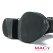 【MAGY】個性皮帶釦環真皮粗中跟短靴(黑色)