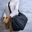 【Misstery】旅行袋多格層休閒旅遊斜背/手提旅行袋-黑(防潑水面料)