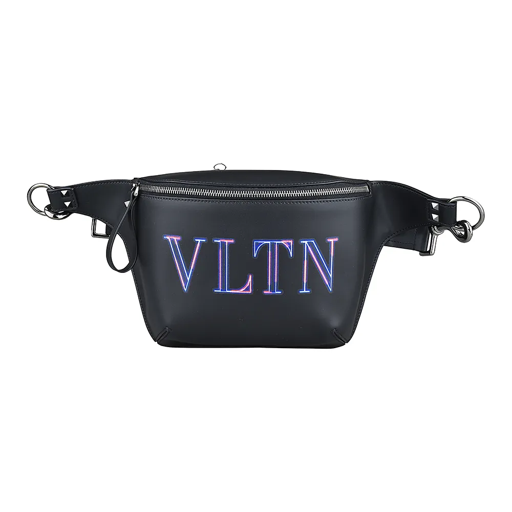 【VALENTINO 范倫鐵諾】VALENTINO GARAVANI VLTN 霓虹LOGO小牛皮拉鍊胸腰包(黑)