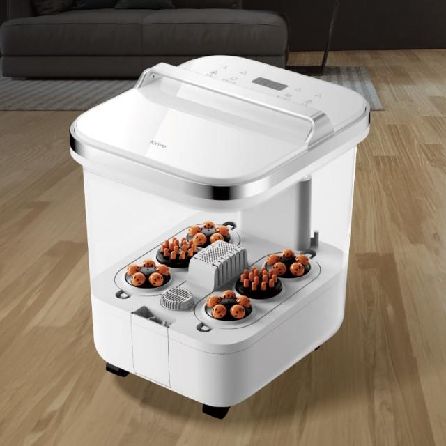 KINYO IFM-6008 泡腳盆,容量11-20L,適合居家溫泉級足部護理。具可調溫度、氣泡SPA、滾輪按摩、熱療、穴位按摩、溫熱功能,以及腳底滾輪與電動滾輪設計,提供全方位舒緩疲勞。保固期1年,自購買日起一年內正常使用故障免費維修(不含私自拆解、天災、誤用或耗材品等情形,逾期酌收費用)。讓雙腳享受專業SPA,輕鬆緩解一日壓力! KINYO IFM-6008