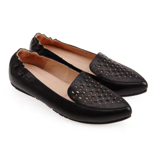 【A.S.O 阿瘦集團】BESO 芯軟Q系列-牛皮鉚釘沖孔百搭尖頭平底鞋(女鞋_黑)