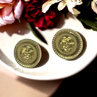 【Ada】日韓流行飾品 氣質金色玫瑰花錢幣圓形小耳針耳環(玫瑰花耳針 金色耳環)