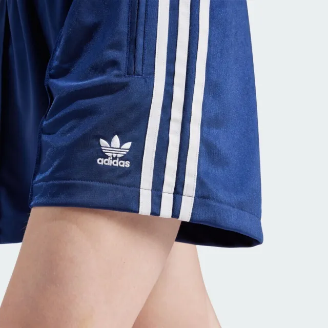 【adidas 愛迪達】Firebird Short 女 短褲 休閒 復古 三葉草 寬鬆 拉鍊口袋 藍(IP2958)