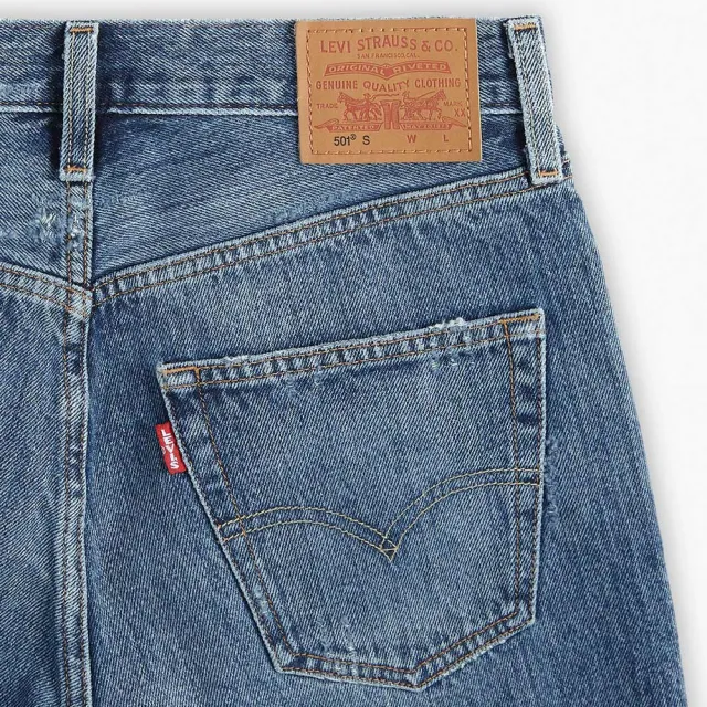 【LEVIS 官方旗艦】女款復古90s501牛仔短褲 / 馬褲 熱賣單品 A1962-0014