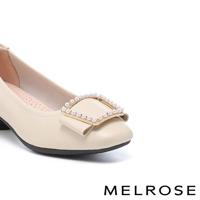 【MELROSE】美樂斯 雲朵後跟 高雅品味珍珠晶鑽釦全真皮方頭低跟鞋(米)