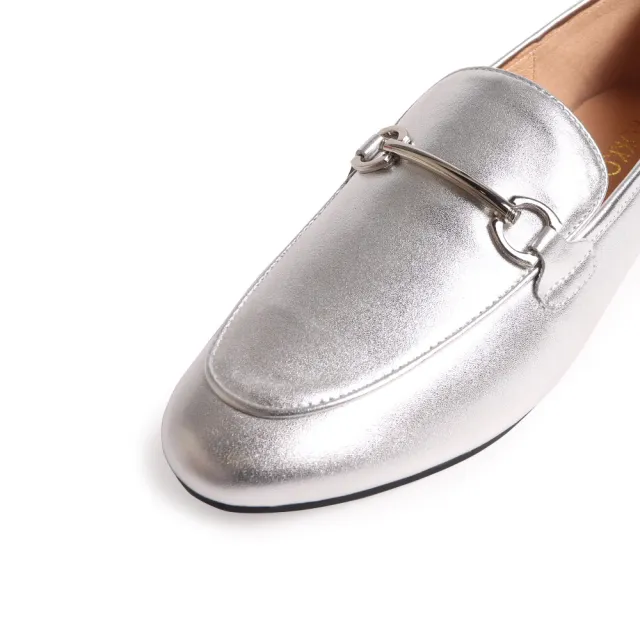 【KOKKO 集團】法式優雅柔軟微寬楦兩穿後踩樂福鞋(銀色)