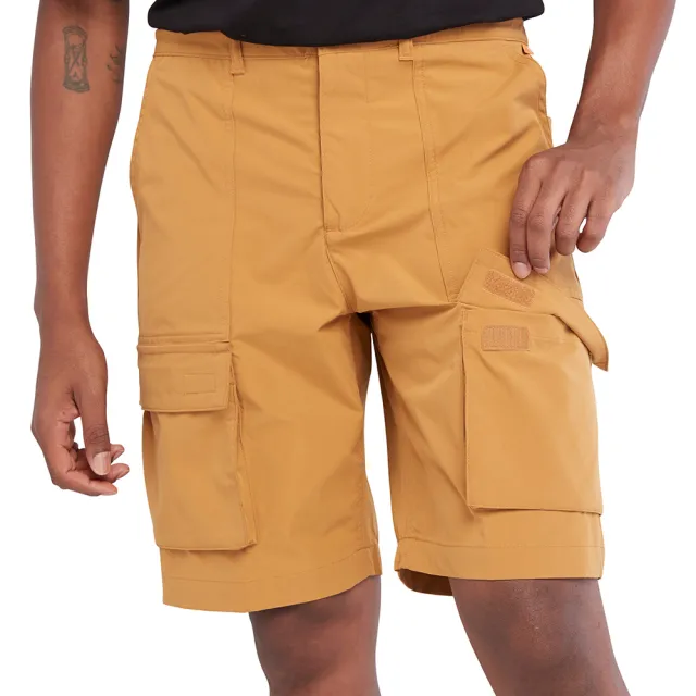 【Timberland】男款小麥色防潑水工裝短褲(A68H9P47)