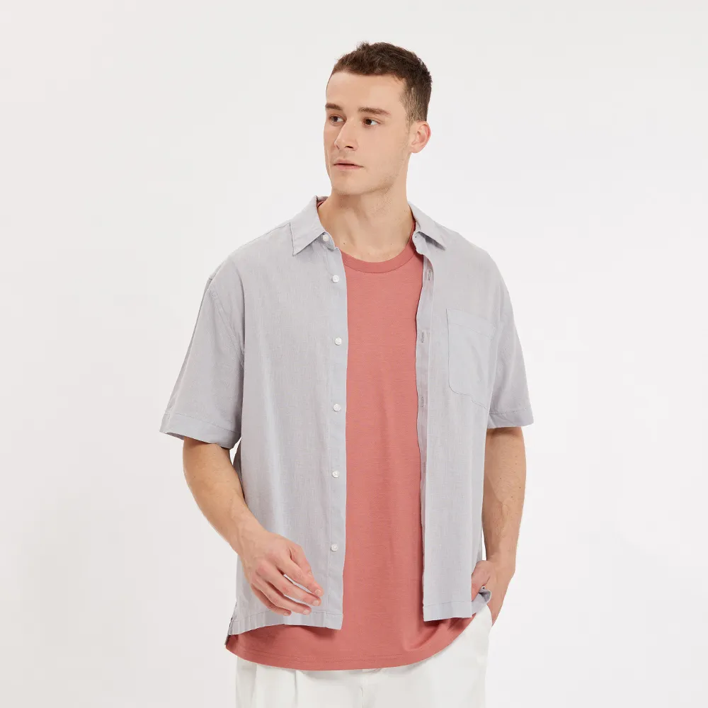 【Hang Ten】男裝-棉麻基本款素色休閑短袖襯衫(冰藍)
