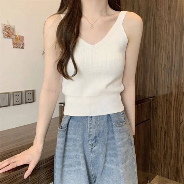 【D.studio】氣質V領小心機針織背心(上衣 小可愛 女裝 衣服 短版上衣 短板上衣 V330)