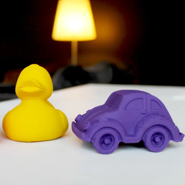 【西班牙Oli & Carol】摩登小金龜車-紫色(沐浴玩具)