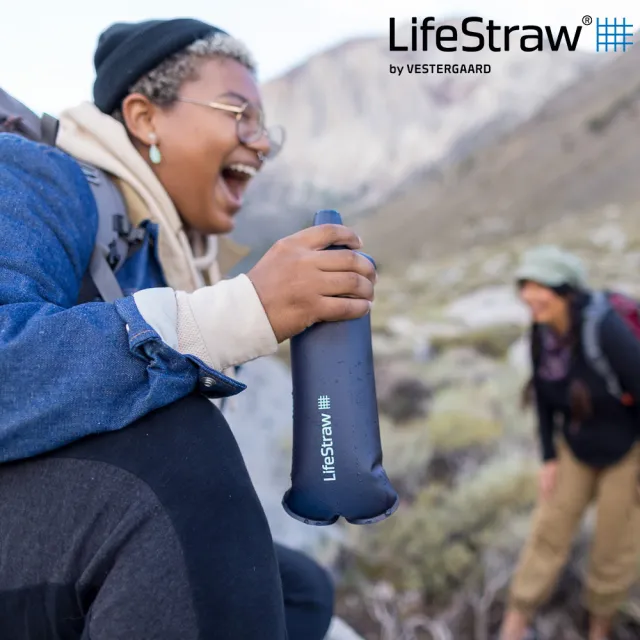 【LifeStraw】Peak 頂峰軟式水瓶 1000ml｜深藍(過濾水瓶 可折疊擠壓 越野跑 登山健行 野外求生)