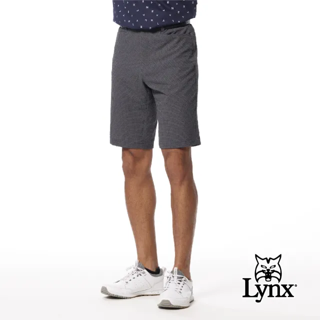 【Lynx Golf】男款日本進口面料泡泡布造型透氣舒適經典格紋後袋山貓繡花平口休閒短褲(二色)