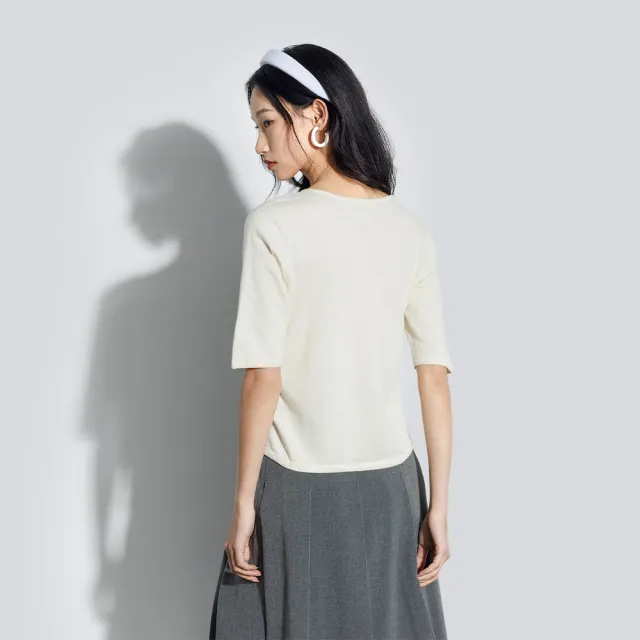 【GAP】女裝 V領短袖針織衫 絨感針織 親膚系列-米色(406377)