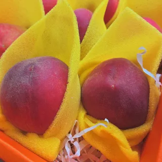 【仙菓園】台灣 4A紅玉水蜜桃禮盒 2盒組.每盒9顆入.單顆約150g±10%(冷藏配送)
