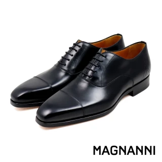 【MAGNANNI】質感後跟壓線紋橫飾綁帶牛津鞋 黑色(25436-BL)