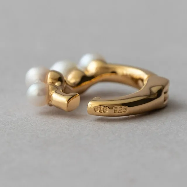 【ete】泡泡珍珠排列擁抱夾式耳環(金色)