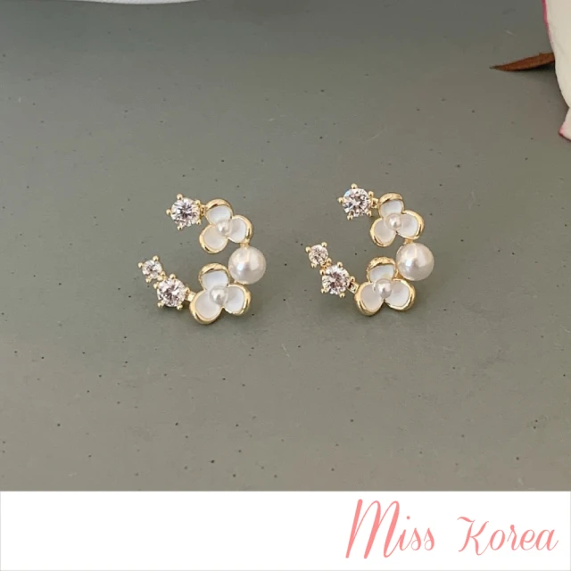【MISS KOREA】韓國設計氣質花朵珍珠美鑽C型夾式耳環(無耳洞耳環 耳夾 夾式耳環 花朵耳環 C型耳環)